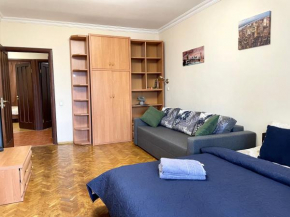 SEPARATE 2 Bedroom apartment near Olypmyiska